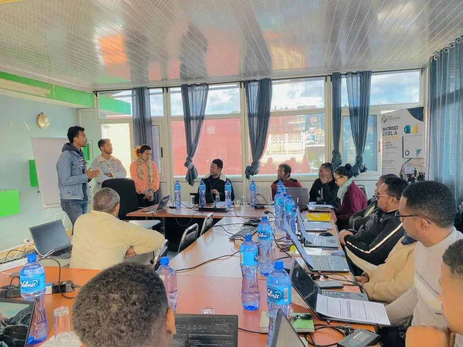 Participants d'une formation Excel et Power BI à Antananarivo